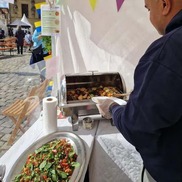 Cocina Habibi: frisch zubereitetes Essen beim Fest der Kulturen