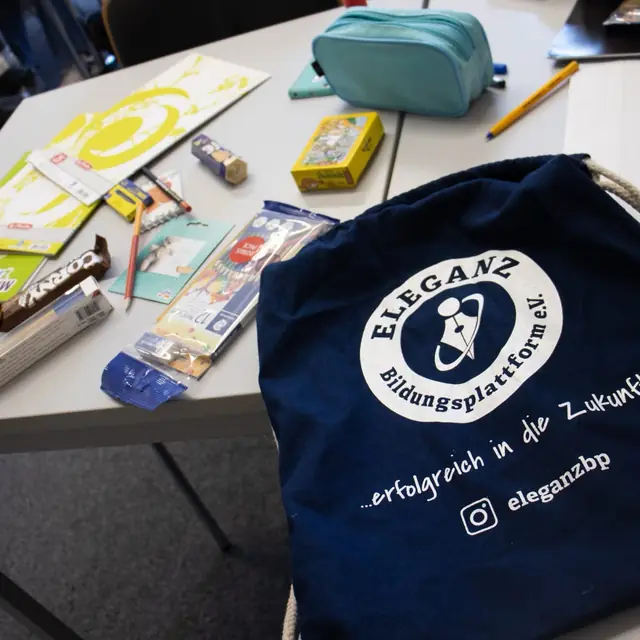 Kursmaterial und Vereinsbeutel für einen neuen Deutschkurs